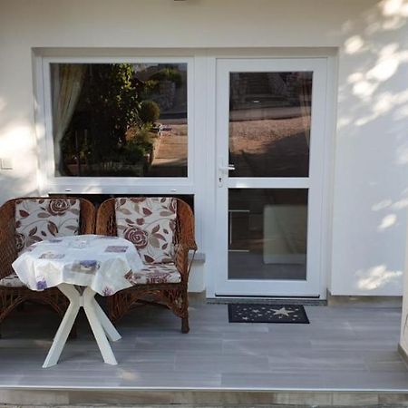 Apartments And Rooms Ivana Krk Town Bagian luar foto
