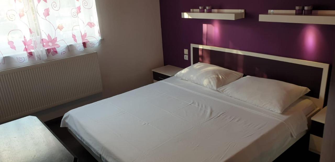 Apartments And Rooms Ivana Krk Town Bagian luar foto