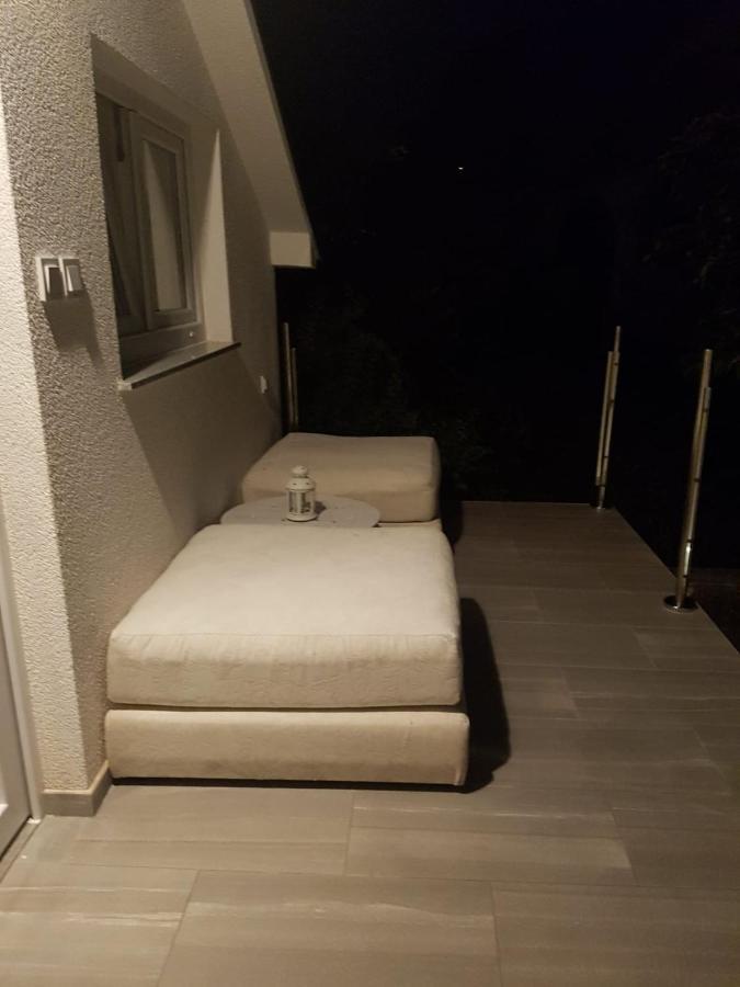 Apartments And Rooms Ivana Krk Town Bagian luar foto